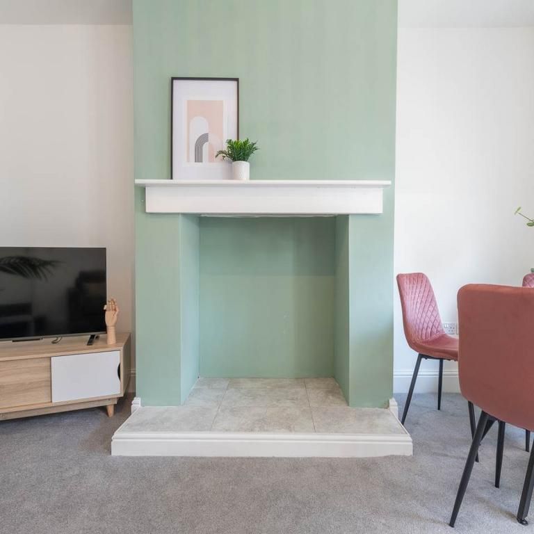 1 bedroom in a house share to rent - Photo 1