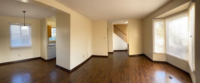 Modern Remodeled Townhomes w/BASEMENT/ Fenced-in yards/ LOCK in Discounted RATE $1050/mo Rate, Limited Availability! | 1503 - 9 Avenue, Cold Lake - Photo 1