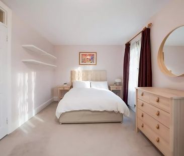 2 Bed Terraced House, Victoria Rise, NW6 - Photo 3