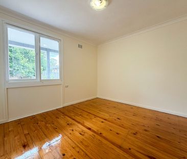 Fresh, Bright & Convenient Living in Macquarie Fields - Photo 6