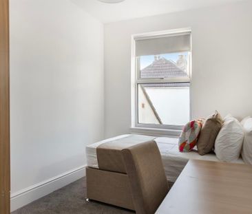 6 bedroom house to rent - Photo 2