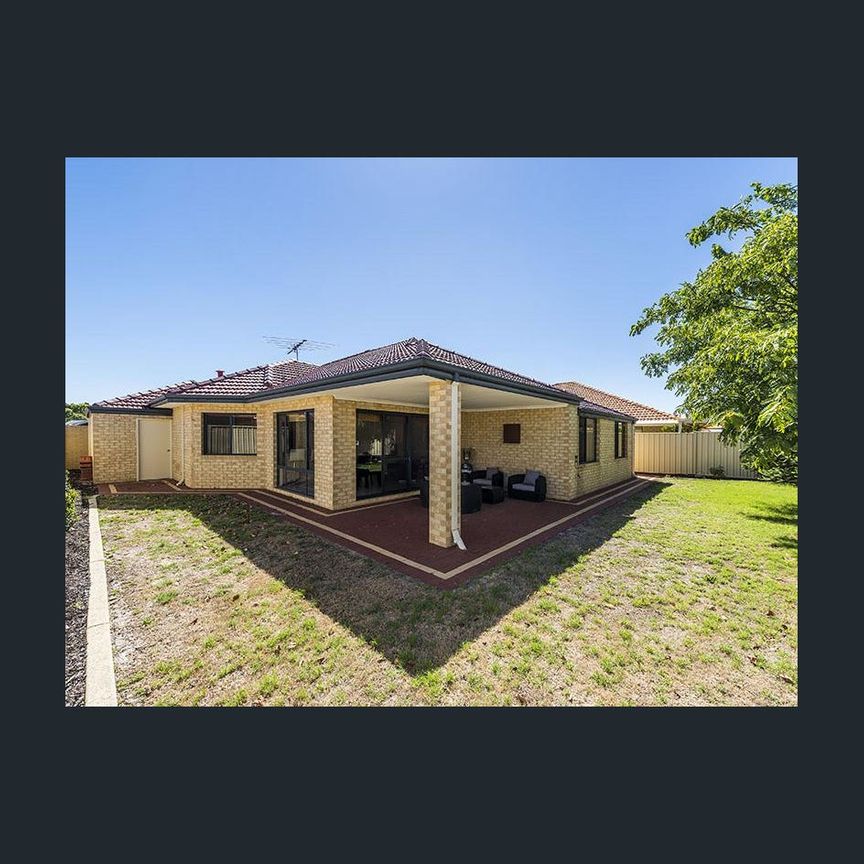 LARGE FAMILY RENTAL IN THE MURRAY RIVER COUNTRY ESTATE - Photo 1