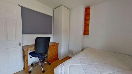 3 bedroom semi-detached house to rent - Photo 5