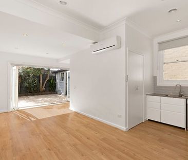 Charming Renovated Victorian Terrace in Prime Location - Photo 2