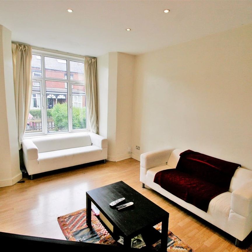 6 Bed Terraced House, Brudenell View, LS6 - Photo 1