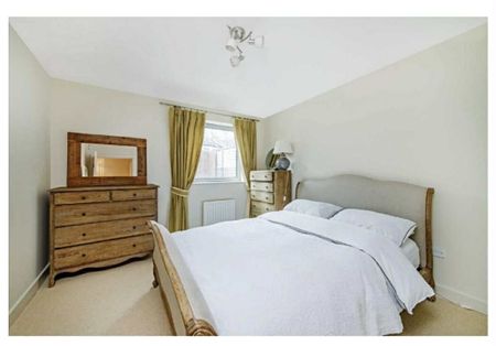 1 Bed Flat, Dwyer House, SW6 - Photo 2