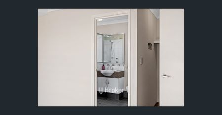 Low Maintenance and Well Presented - Photo 2