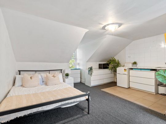 Paddington - Photo 1