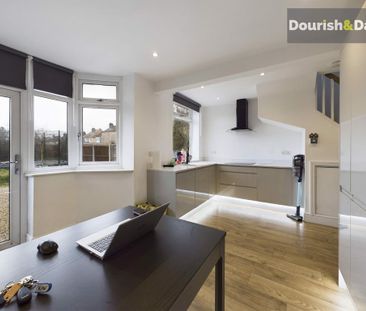 3 bedroom semi-detached house to rent - Photo 5