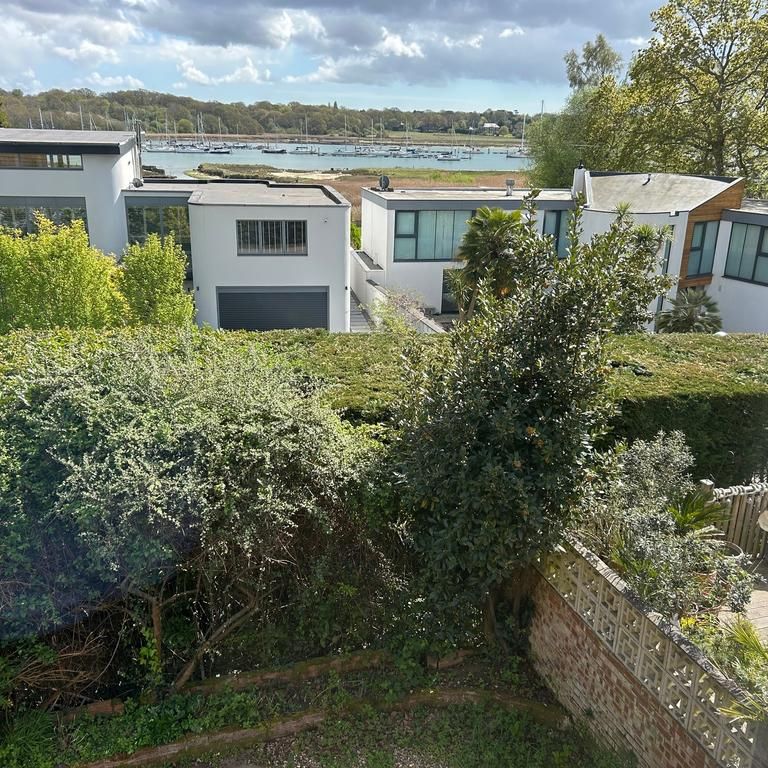 4 bedroom detached house to rent - Photo 1