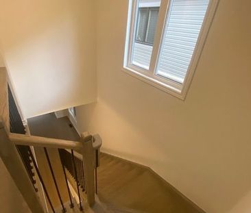 For Lease - 92 Phoenix Boulevard, Barrie, Ontario - Photo 6