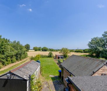 3 bedroom semi-detached house to rent - Photo 3