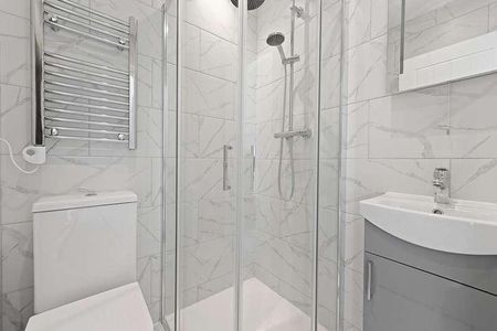 Stanley Avenue, Greenford, UB6 - Photo 5