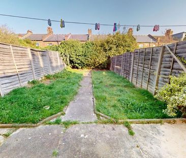 1 bedroom in a house share to rent - Photo 6