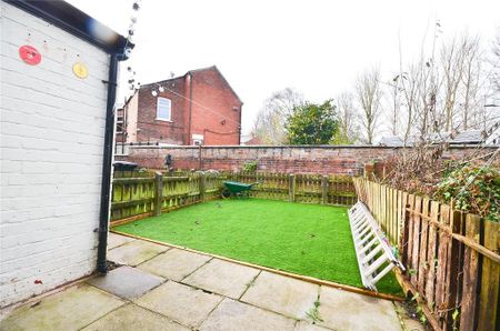 2 bedroom terraced house to rent - Photo 3