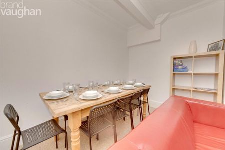 5 bedroom end of terrace house to rent - Photo 3