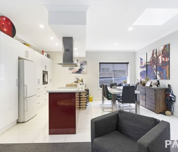 Modern 2-Bedroom Apartment in Central Launceston - Photo 2