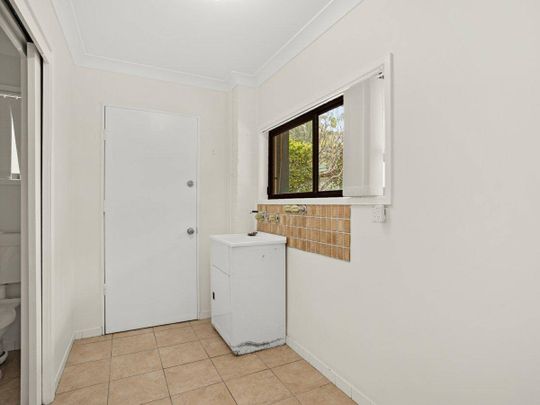 Walk to the Beach - Flexible Family Living in the Heart of Old Bar - Photo 1