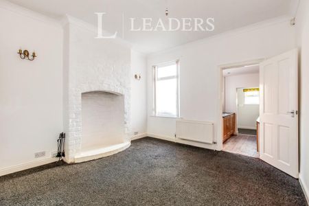 2 bedroom semi-detached house to rent - Photo 2