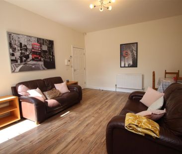 3 bedroom Student Flat to rent in Glenthorn Road, Jesmond, Newcastl... - Photo 2