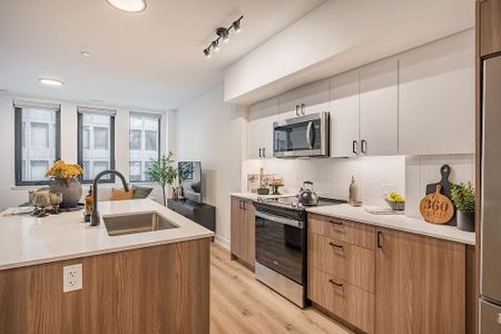 360 Laurier Avenue West, Centretown, Ottawa, ON - Photo 2