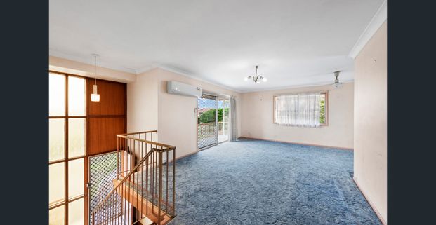 2 - Storey 3bed 1bath on upper level and 2 renovated multipurpose bed rooms 1 bath at downstairs. - Photo 1