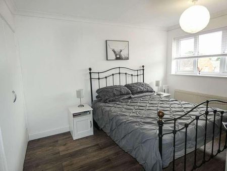 Stephenson Close, Glascote, B77 - Photo 4