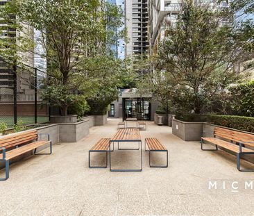 2405/668 Bourke Street - Photo 2