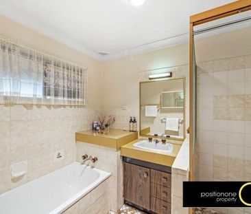 Move in before Christmas! Ideal location! - Photo 3