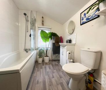 2 bedroom semi-detached house to rent - Photo 4