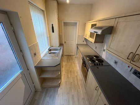 3 bedroom terraced house to rent - Photo 4