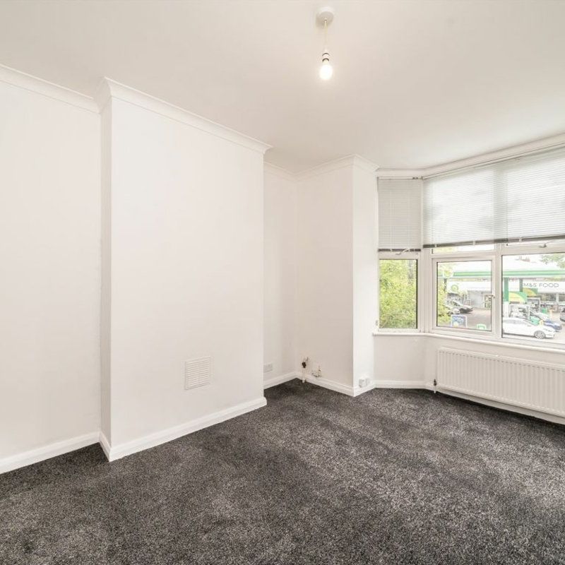 Kingston Road, SW20, London - Photo 1