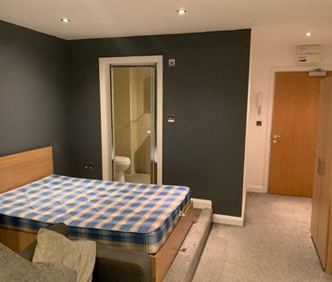 Studio Flat, Bracken House, M1 - Photo 5