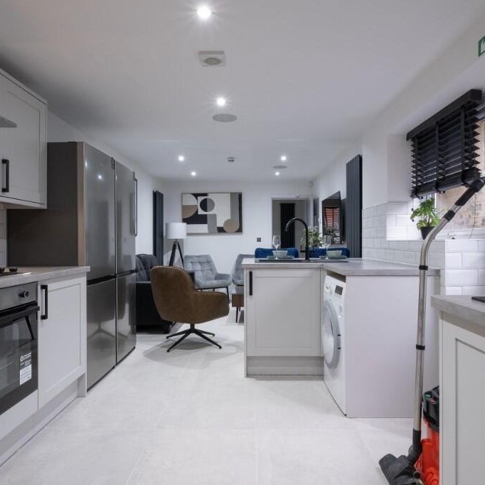 6 bedroom house to rent - Photo 1