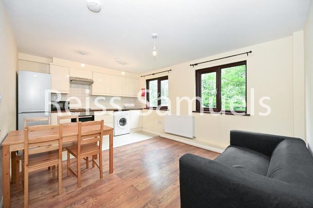 4 bedroom terraced house to rent - Photo 1