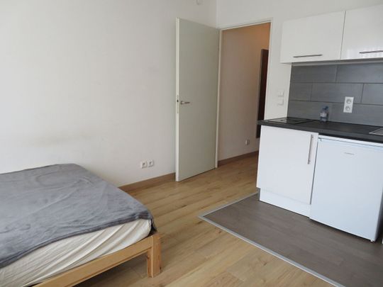 Appartement à louer - REIMS RUE CLOVIS - Photo 1