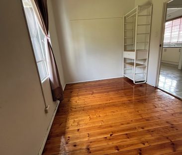 Spacious Family Home - Photo 4