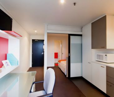 1 Bedroom Balcony East - Photo 4