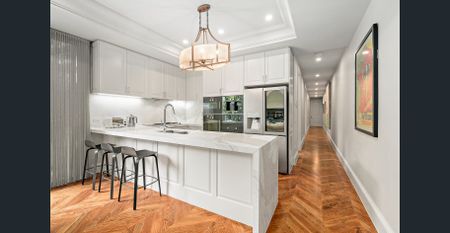 Luxury Living in the Heart of Kew 4 Bedroom Residence at 145 Cotham - Photo 3