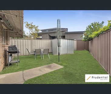 2/4 Plume Cl, Macquarie Fields, NSW 2564 - Photo 3