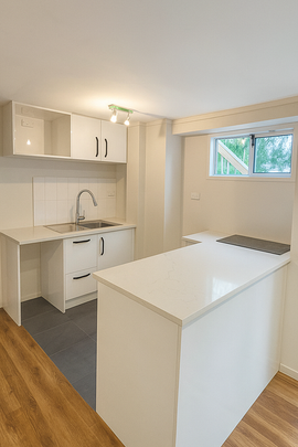 3 Rooms Available – Freshly Renovated, Warm & Frie - Photo 1