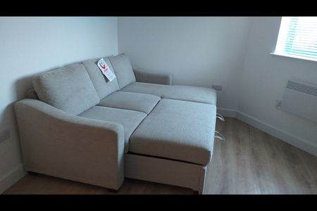 2 Bed Flat, Villa Street, NG9 - Photo 2