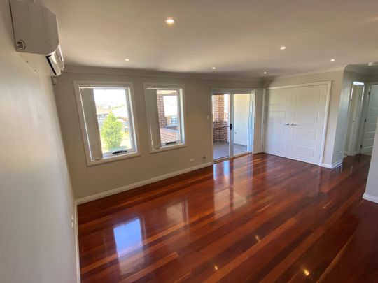 27 Voyager Street, GREGORY HILLS NSW 2557 - Photo 1