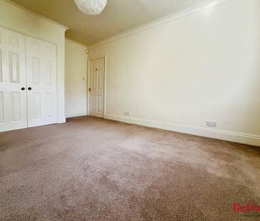 4 bedroom apartment to rent - Photo 4
