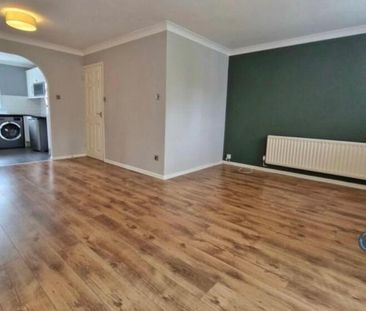 4 bedroom detached house to rent - Photo 1