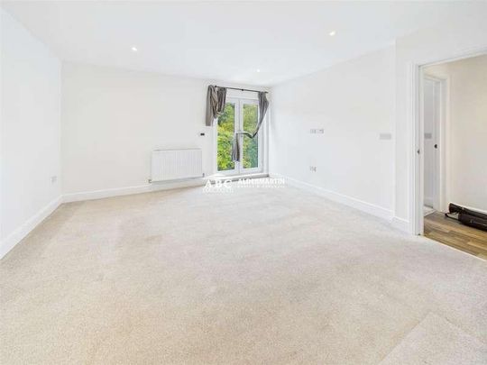 Soothouse Spring, St. Albans, AL3 - Photo 1