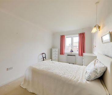 2 bedroom retirement property to rent - Photo 5