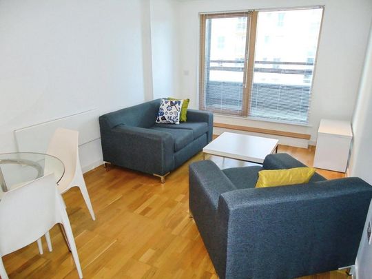 2 bedroom flat to rent - Photo 1