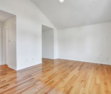 For Lease - 22 MOUNTAIN ASH Drive, Barrhaven, Ontario - Photo 1