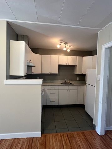 Cozy Two Bedroom Duplex in Nanaimo’s University District - Photo 2